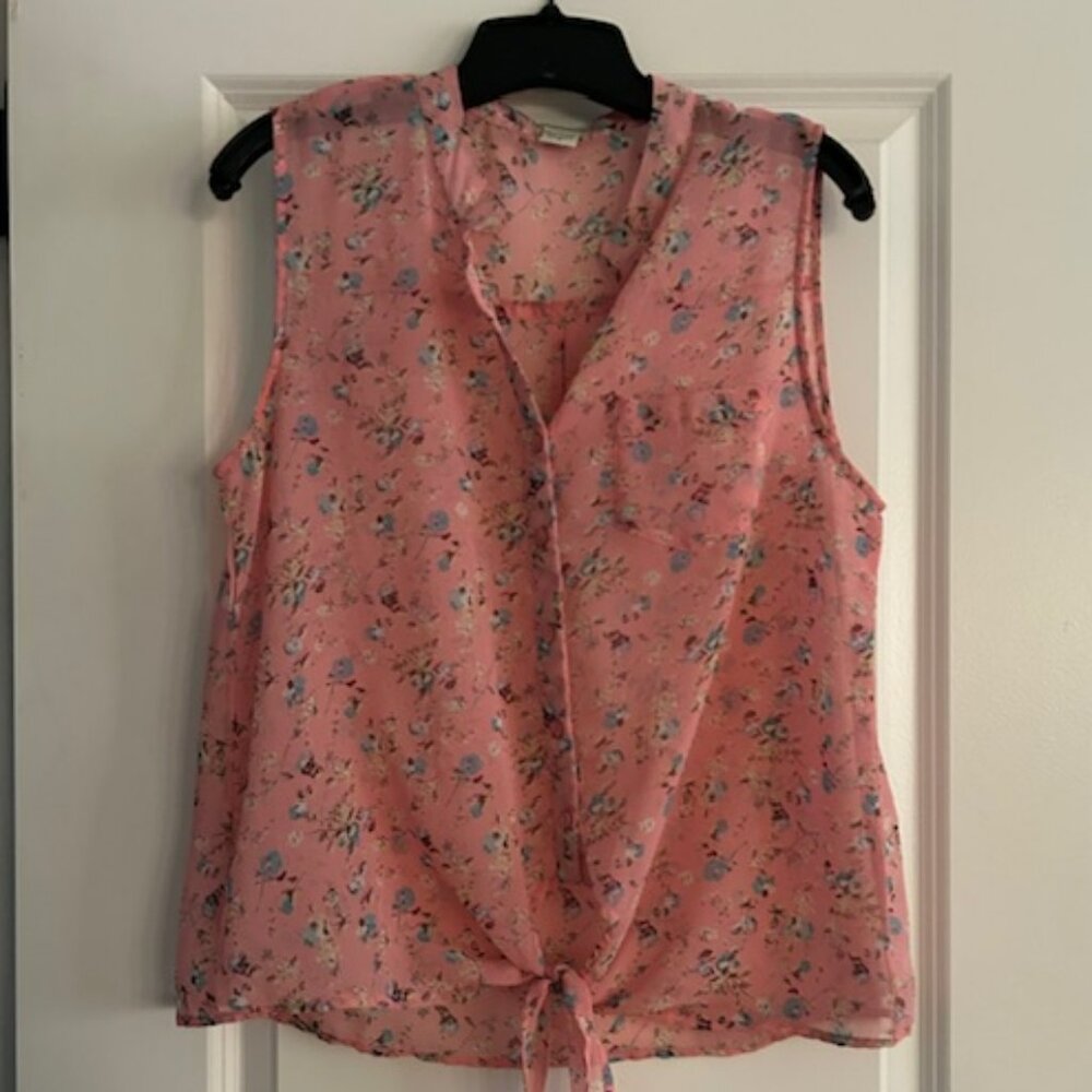 Love Notes Floral Woman's Sleeveless Button Down Medium Spring Bohemian